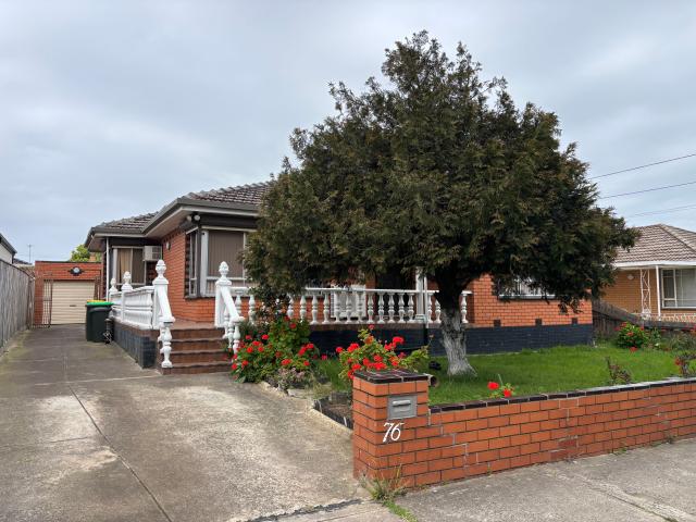 Spacious Four Bedroom Home in a Convenient Altona North Location