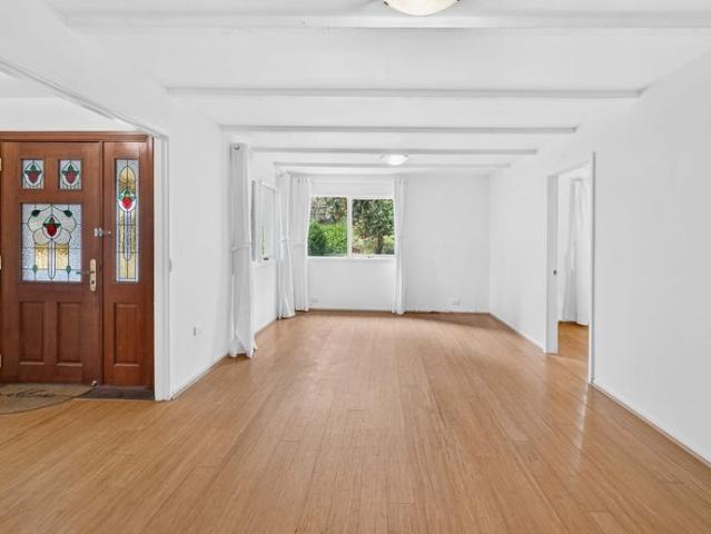 Spacious Four Bedroom Home in a Peaceful Leura Setting