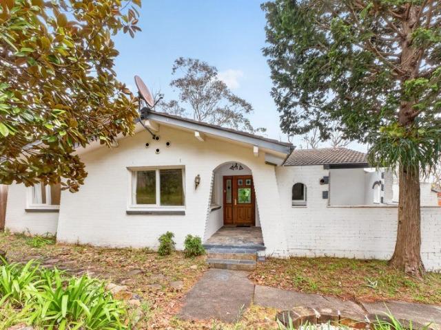 Spacious Four Bedroom Home in a Peaceful Leura Setting