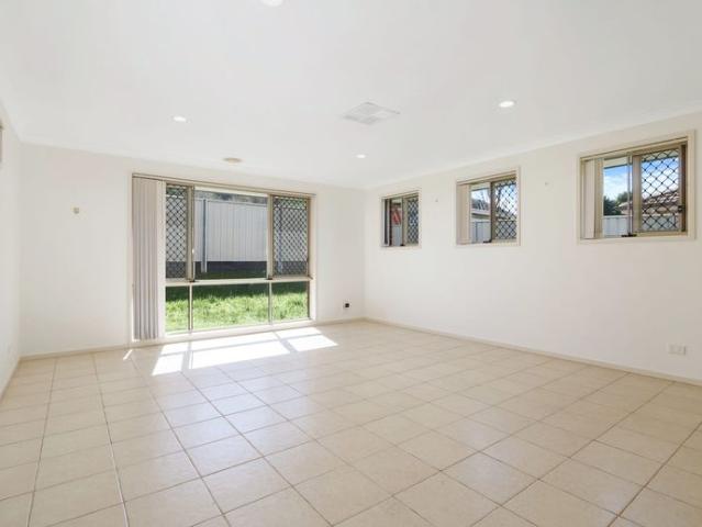 Spacious Four Bedroom Home in Bandiana