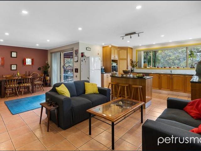 Spacious Four Bedroom Home in Cambridge