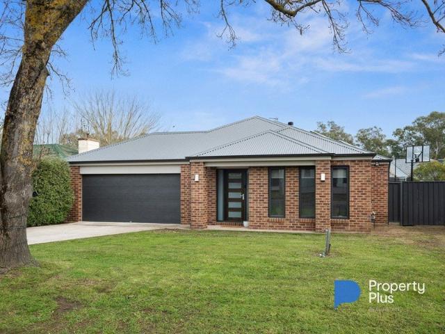 Spacious Four Bedroom Home in Convenient Kangaroo Flat Location