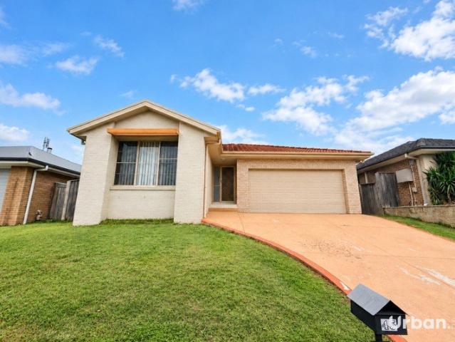 Spacious Four Bedroom Home In Gillieston Heights!