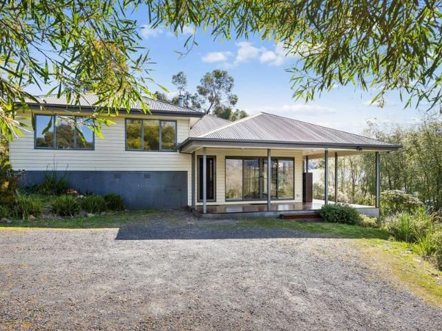 Spacious Four Bedroom Home in Marysville