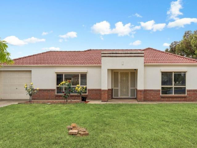Spacious Four Bedroom Living on a Corner Allotment!