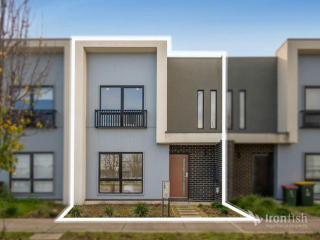 Spacious Four Bedroom Living in Cranbourne West