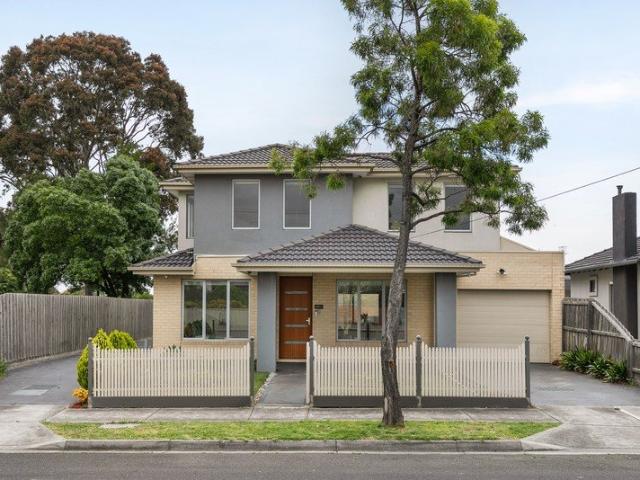 Spacious Four Bedroom Living with a Separate Driveway & No Body Corporate