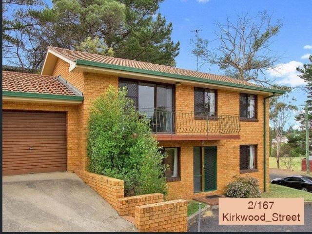SPACIOUS FOUR BEDROOM TOWNHOUSE CLOSE TO TOWN CENTRE