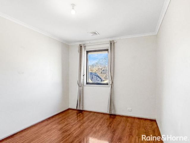 Spacious Four Bedroom Townhouse in a Private Queanbeyan East Location