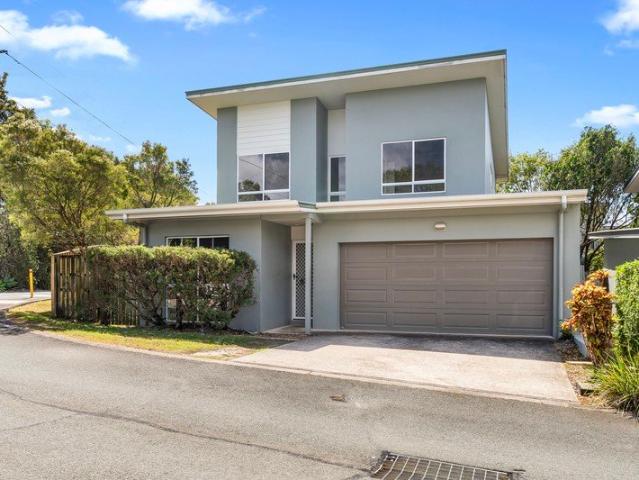 SPACIOUS FOUR BEDROOM TOWNHOUSE IN A RESORT STYLE COMPLEX
