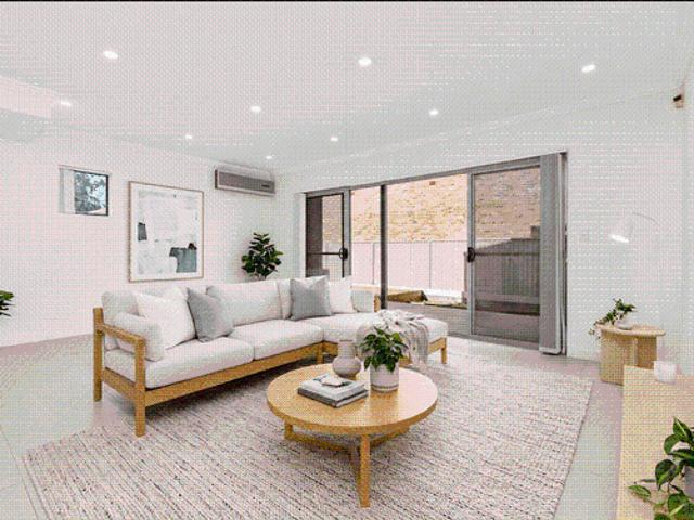 Spacious Four Bedroom Townhouse with Private Courtyard