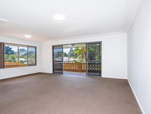 Spacious Four Bedroom Unit Walking Distance to Town