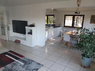 Spacious flat close surrounded by greenery in Steinenbronn