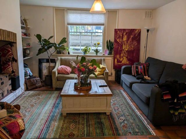 Spacious Flat: Hackney Central. August Sublet