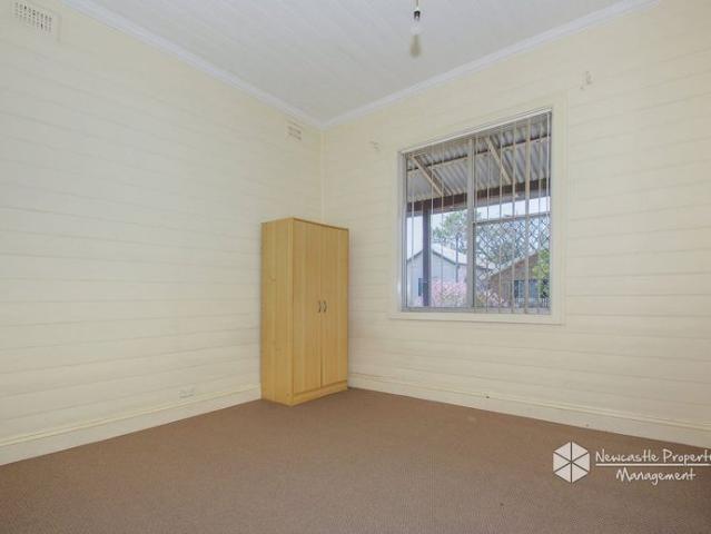 Spacious Flat in Convenient Location