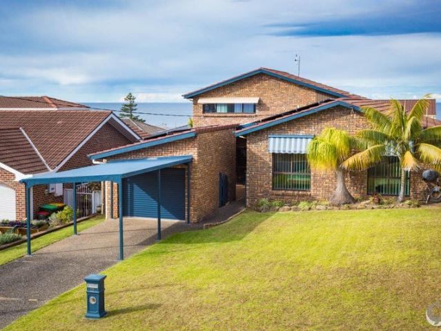 Spacious, Flexible Living with Ocean Views