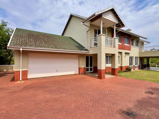 Spacious Freestanding Family Home in Kindlewood Estate