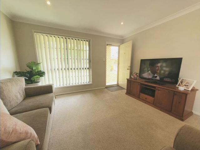 Spacious Freestanding Home!