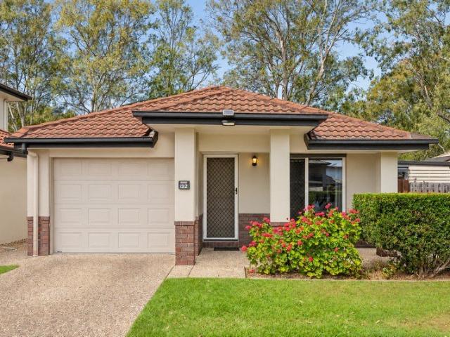 Spacious Freestanding Living in a Leafy Morningside Setting