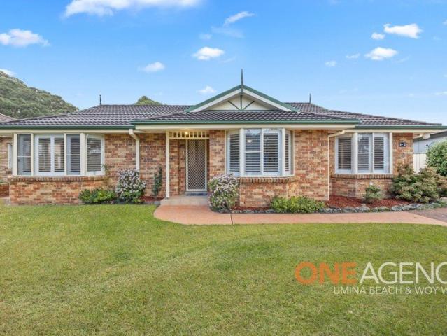 Huge Freestanding Villa & Low Strata Fees