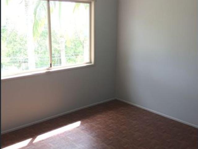 SPACIOUS & FRESHLY PAINTED FAMILY HOME!