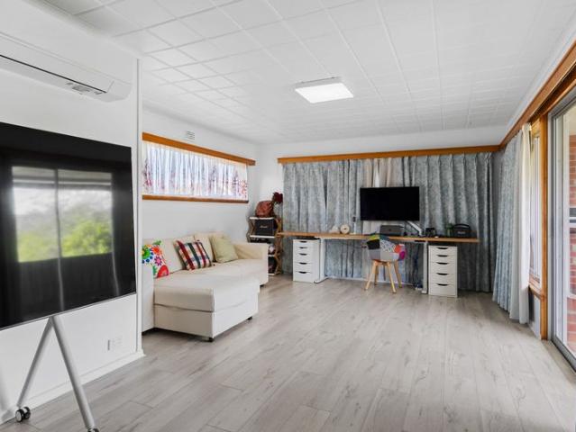 Spacious & Freshly Updated Family Home in Geilston Bay