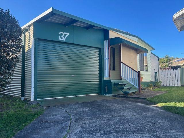 Spacious & Functional 3 Bedroom Manufactured Home with Bonus Shed & Entertaining Area
