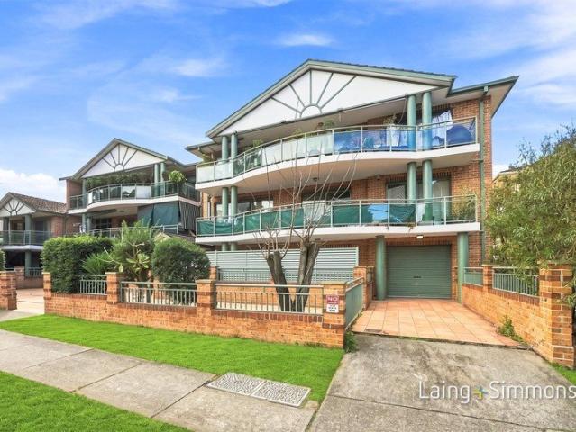 Spacious Full Brick Apartment with Double Garage
