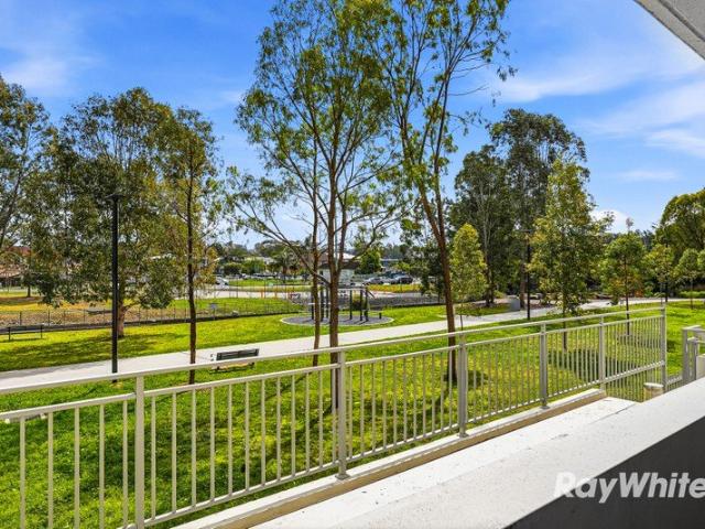 Spacious Full Brick Apartment with Reserve Outlook in a Prime Location