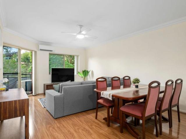 Spacious Full Brick Apartment in a Prime Pennant Hills Location
