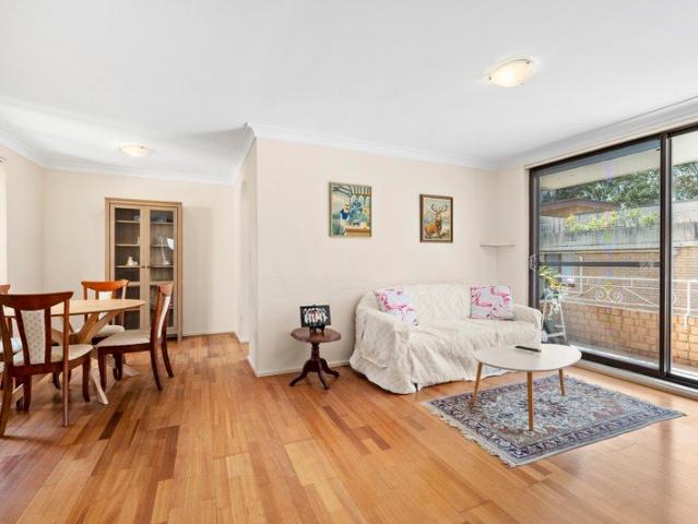 Spacious & Full Brick Apartment In Convenient Location