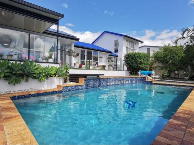 Spacious Full furnished Master Bedroom $480 weekly including bills for Rent in Highland Park, QLD 4211