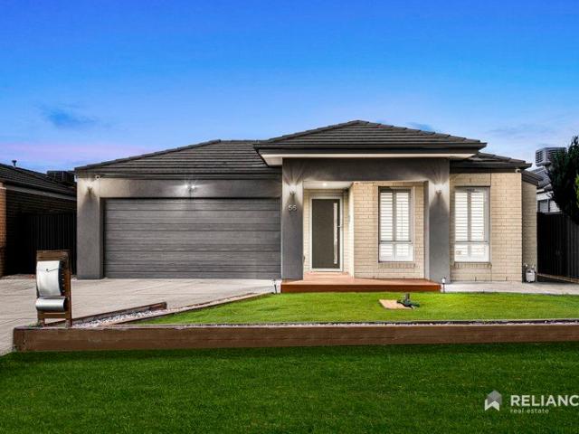 Spacious & Fully Upgraded Park Facing Home in the Heart of Truganina Close to all amenities!