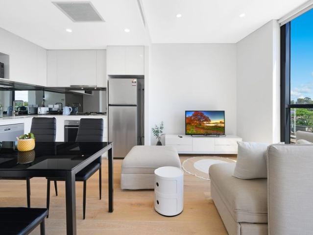 Spacious Fully Furnished 1 Bedroom Apartment in Epping