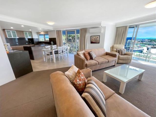 Spacious fully furnished apartment with ocean views