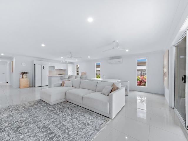 Spacious Fully Furnished Family Home in Convenient Cannonvale Location