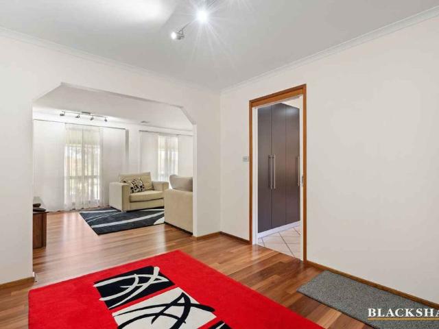 Spacious Fully Furnished Family Home in Prime Florey Location