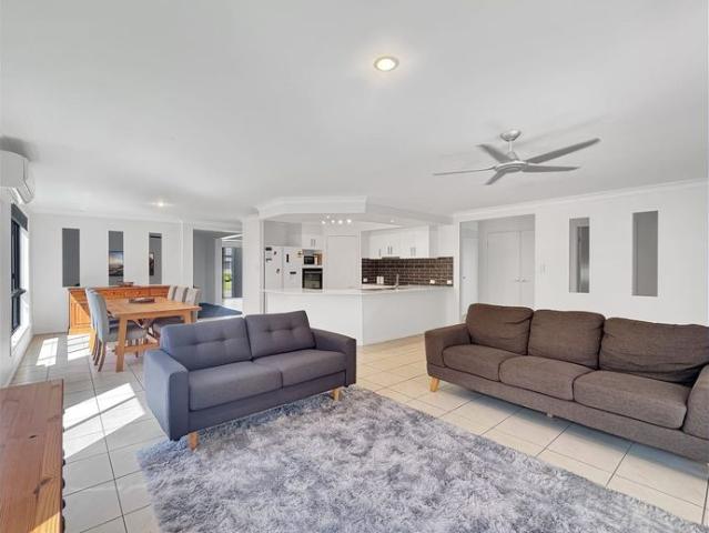 Spacious Fully Furnished Family Home with Pool – Sippy Downs