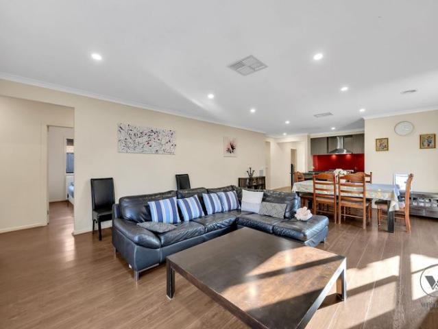 Spacious Fully Furnished Home in a High Growth Tarneit Pocket