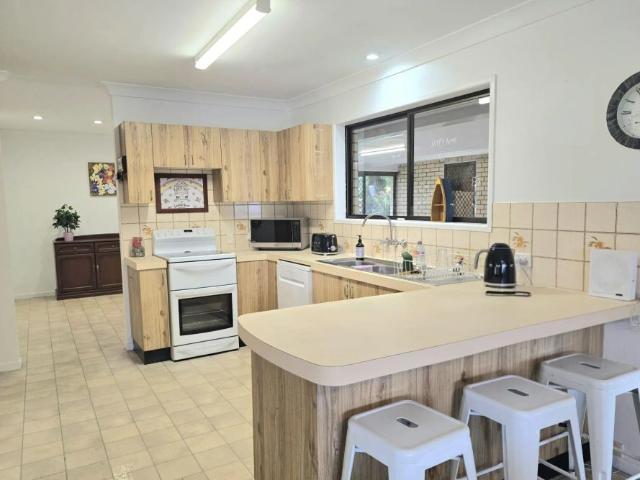 Spacious Fully Furnished Home in a Prime Cannonvale Location