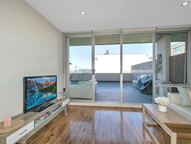 Spacious Fully Furnished Light Filled Apartment with Huge Private Terrace