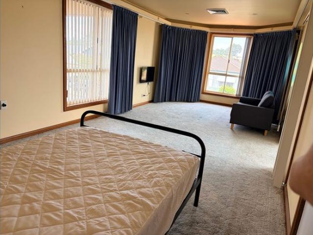 Spacious Fully Furnished Rooms in City Location – All Bills Included