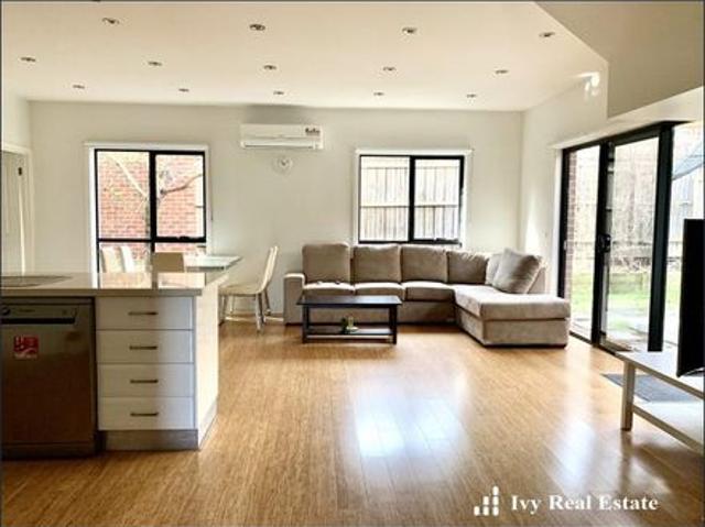 Spacious fully furnished townhouse in a convenient location!