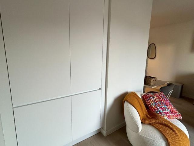 Spacious, fully renovated and furnished studio for rent in Mechelen