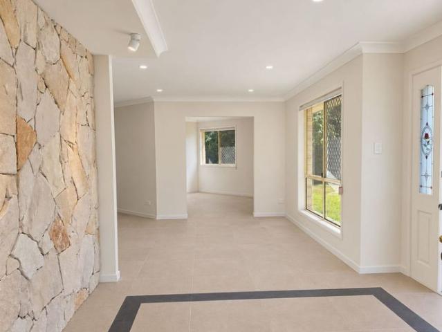 Spacious Fully Renovated Acreage Family Home – 49–51 Cardwell Close, Munruben