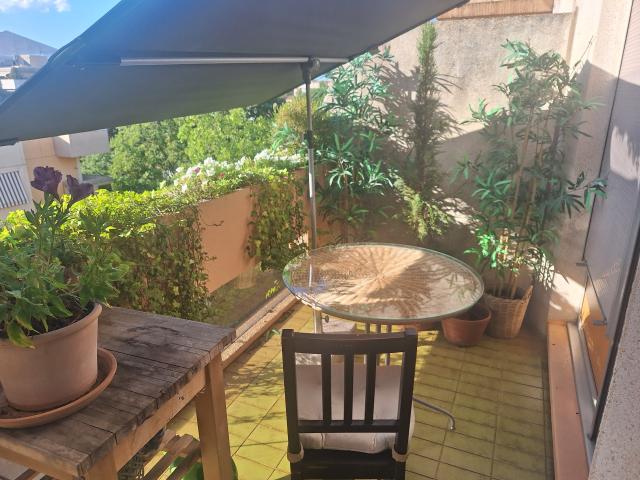 3 Bedroom Apartment Overlooking Private Park in Malagnou – Lease Takeover