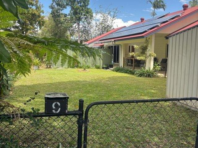 SPACIOUS FURNISHED 3 BEDROOM HOME WITH POOL FIXED TERM TO MAY 2027