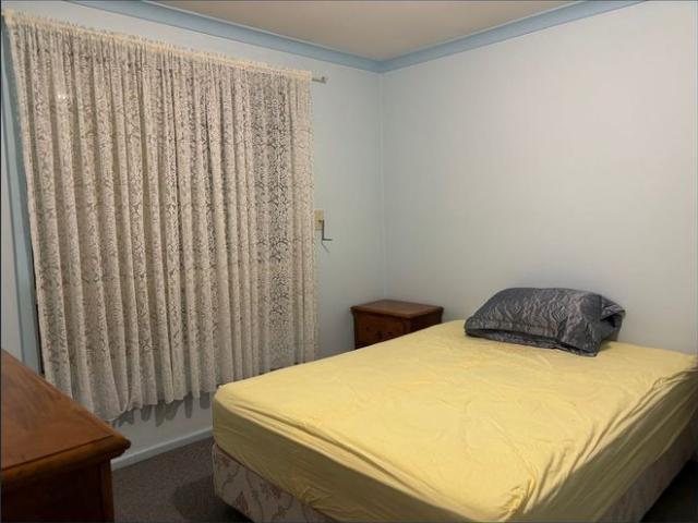 Spacious Furnished 3 Bedroom Unit in Thomastown
