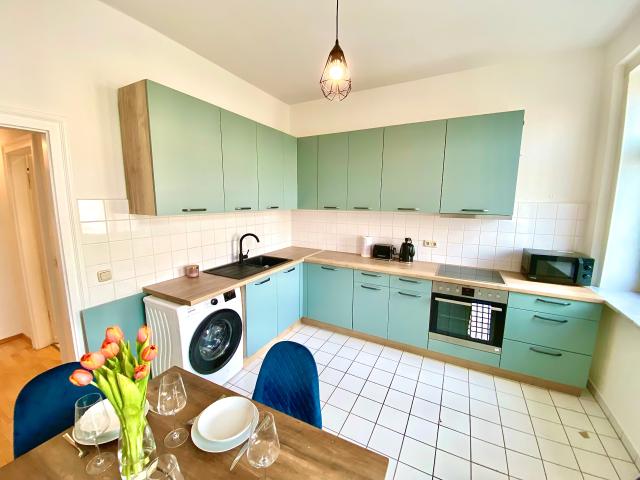 Spacious Furnished 3 Room Apartment 95 m² with 2 Balconies in Friedrichshain – Shared Flat Friendly