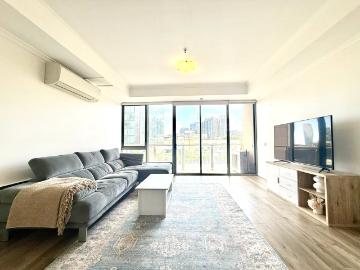 Spacious Furnished 2 Bedroom Apartment in the Heart of Southbank!